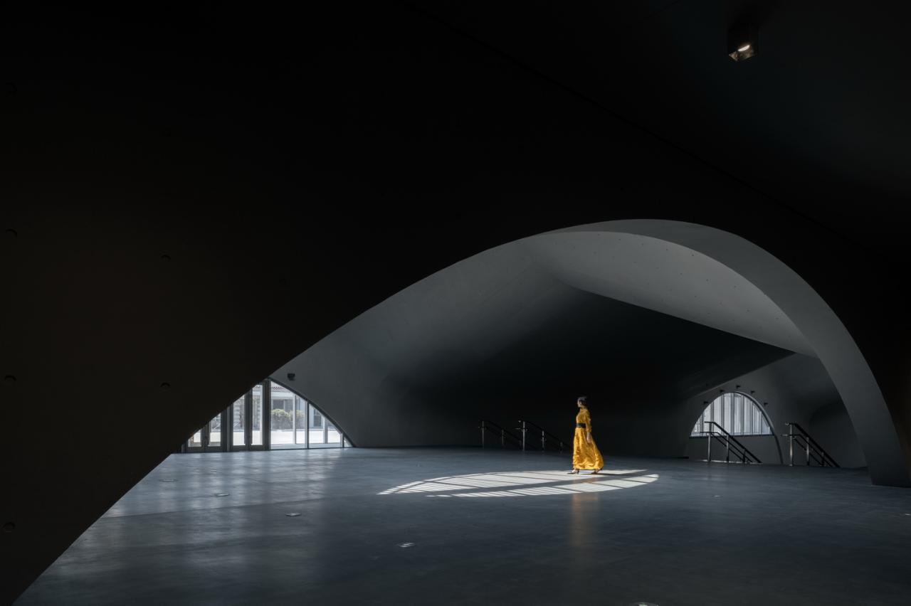 BIM建筑|全东北最大的清水混凝土巨构地下建筑：砼殿 / Wutopia Lab