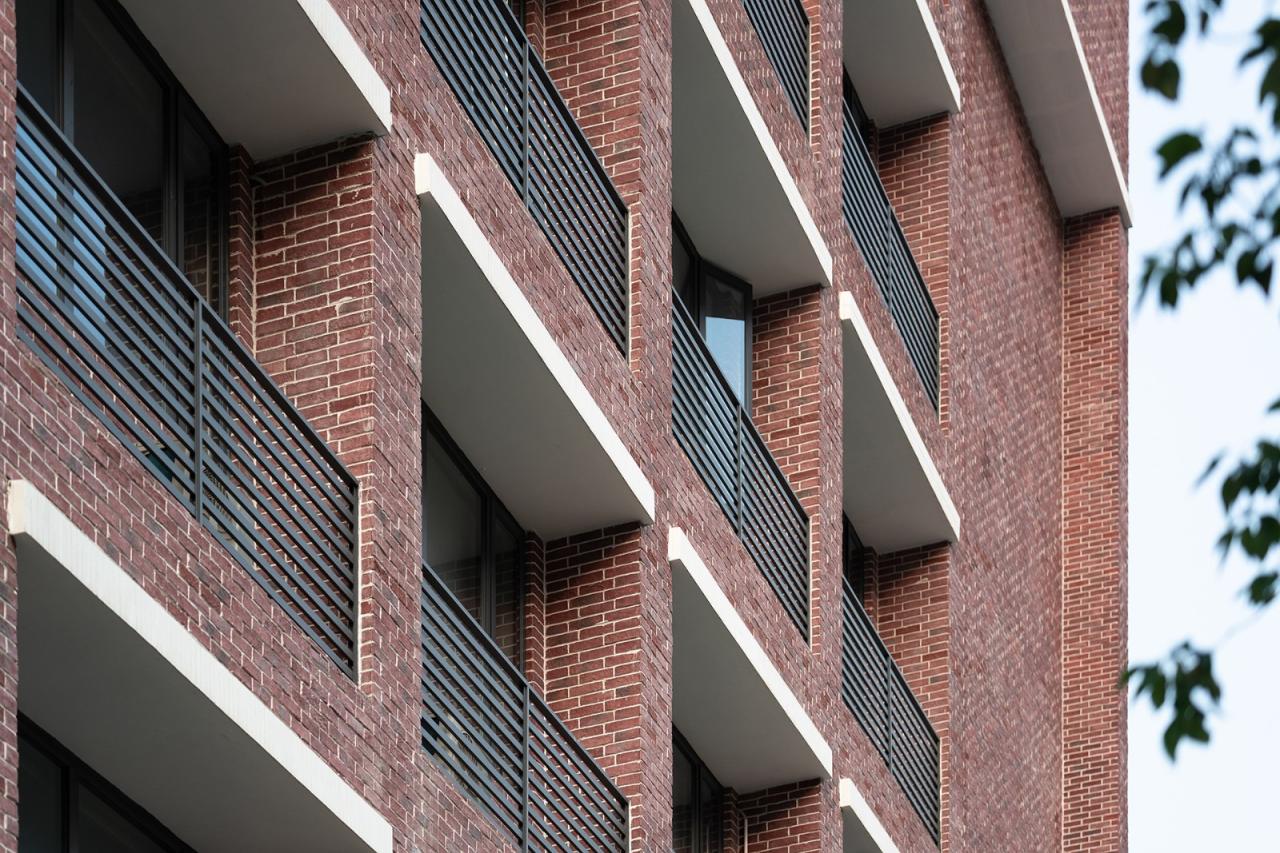 BIM建筑|几何秩序下的红砖魅力：惠州宏华学校 / 柏涛设计