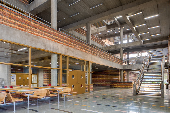 BIM建筑|艾哈迈达巴德大学中心 / Stephane Paumier Architects