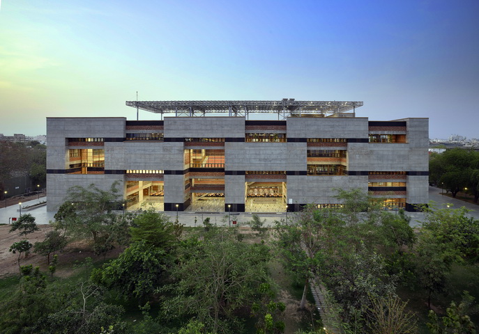 BIM建筑|艾哈迈达巴德大学中心 / Stephane Paumier Architects