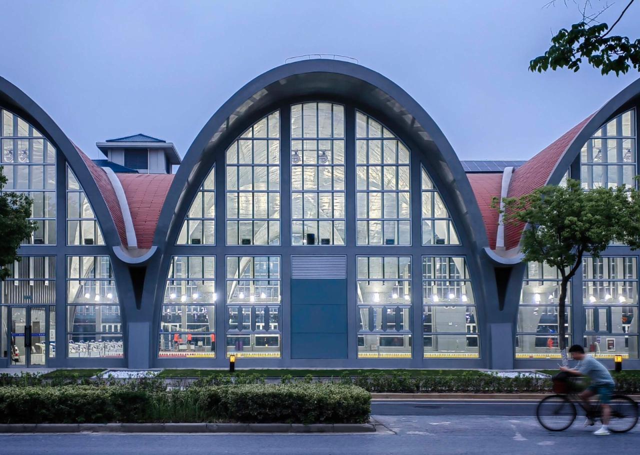 BIM建筑|东南大学游泳馆 / 周琦工作室