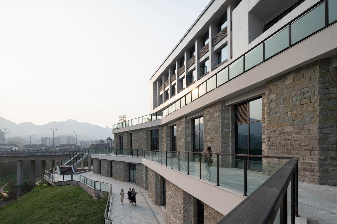 BIM建筑|磁器口服务中心 / 重庆悦集建筑设计