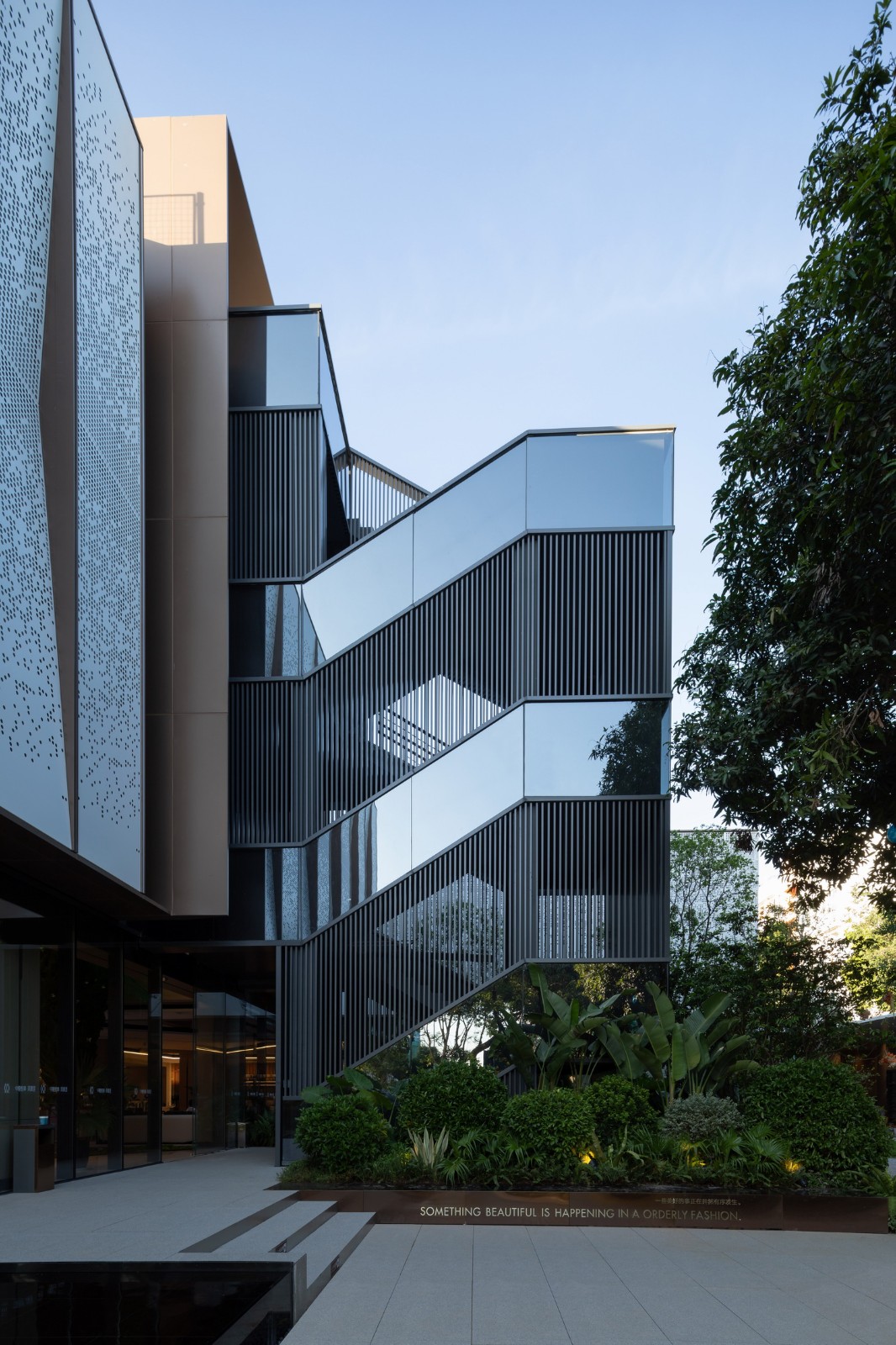 BIM建筑|绿林秘境：深圳中粮悦章凤凰里展示中心 / 柏涛设计