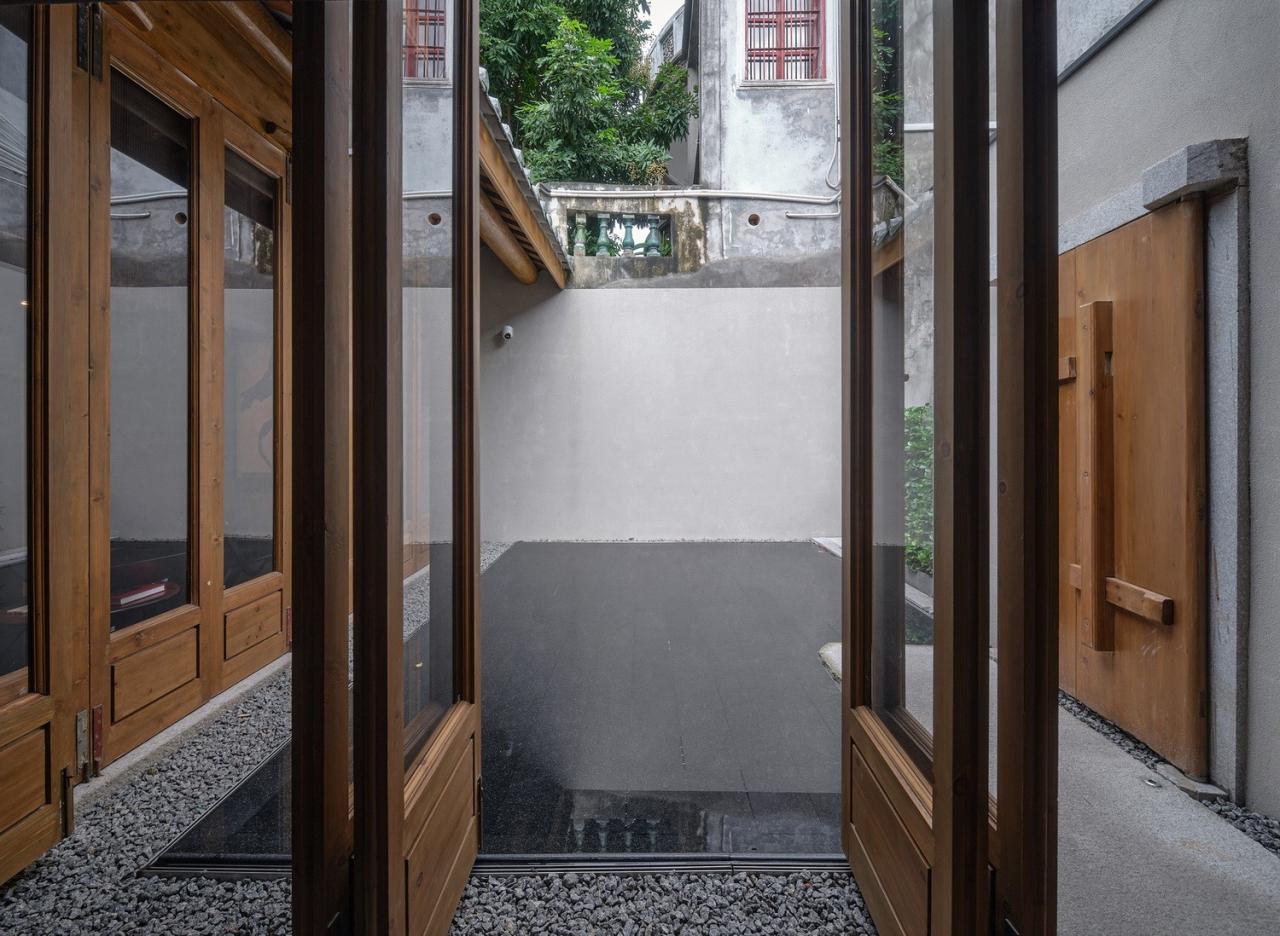 BIM建筑|潮州有熊酒店 / 以靠建筑