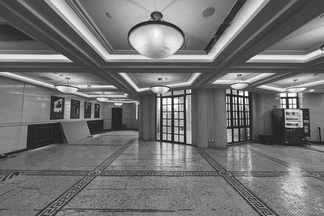 BIM建筑|微醺的夜上海: 一个剧场与酒吧的空间集合体 / 无定设计