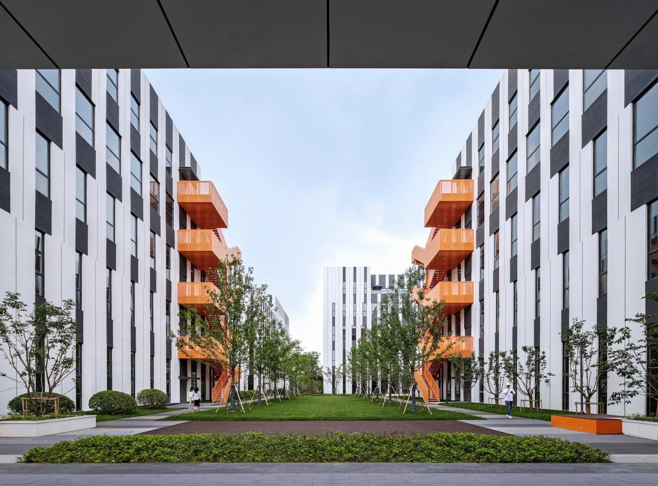 BIM建筑|跳动的色彩×微笑的曲线，园区建筑注入活力与情感：苏州新扬产业园 / FTA