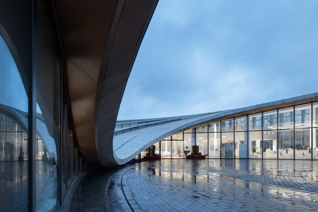 BIM建筑|海口西秀公园游客中心 / 慕达建筑