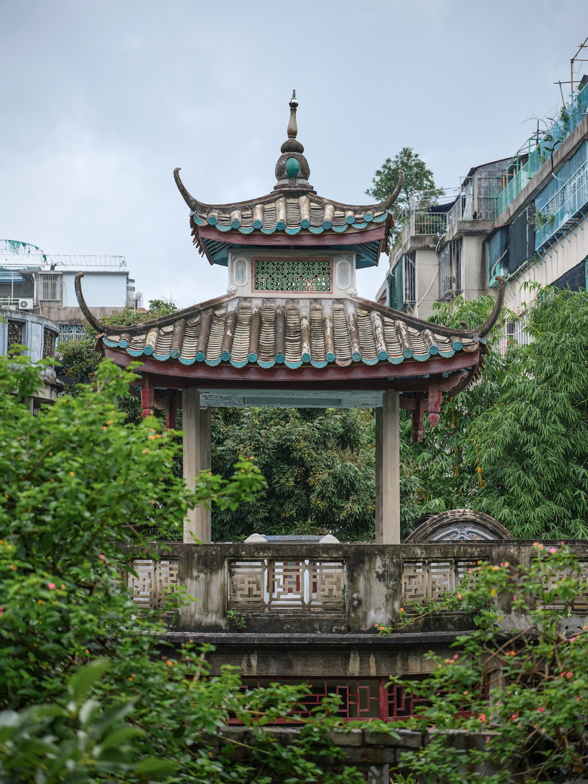 BIM建筑|潮州有熊酒店 / 以靠建筑