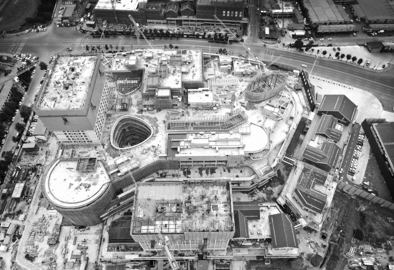 BIM建筑|山水之城·泰汶城市广场 / 简和建筑