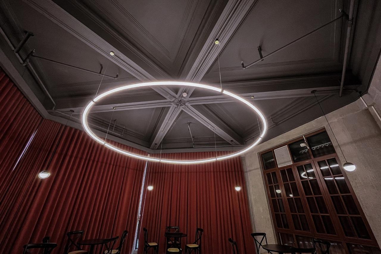 BIM建筑|微醺的夜上海: 一个剧场与酒吧的空间集合体 / 无定设计