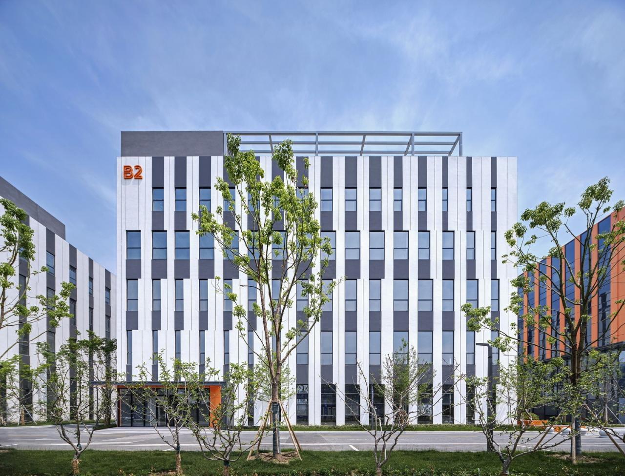 BIM建筑|跳动的色彩×微笑的曲线，园区建筑注入活力与情感：苏州新扬产业园 / FTA