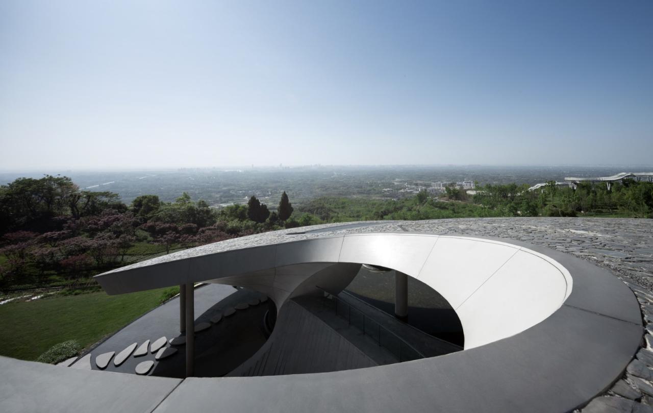 BIM建筑|龙泉山镜高空平台 / BUZZ建筑事务所