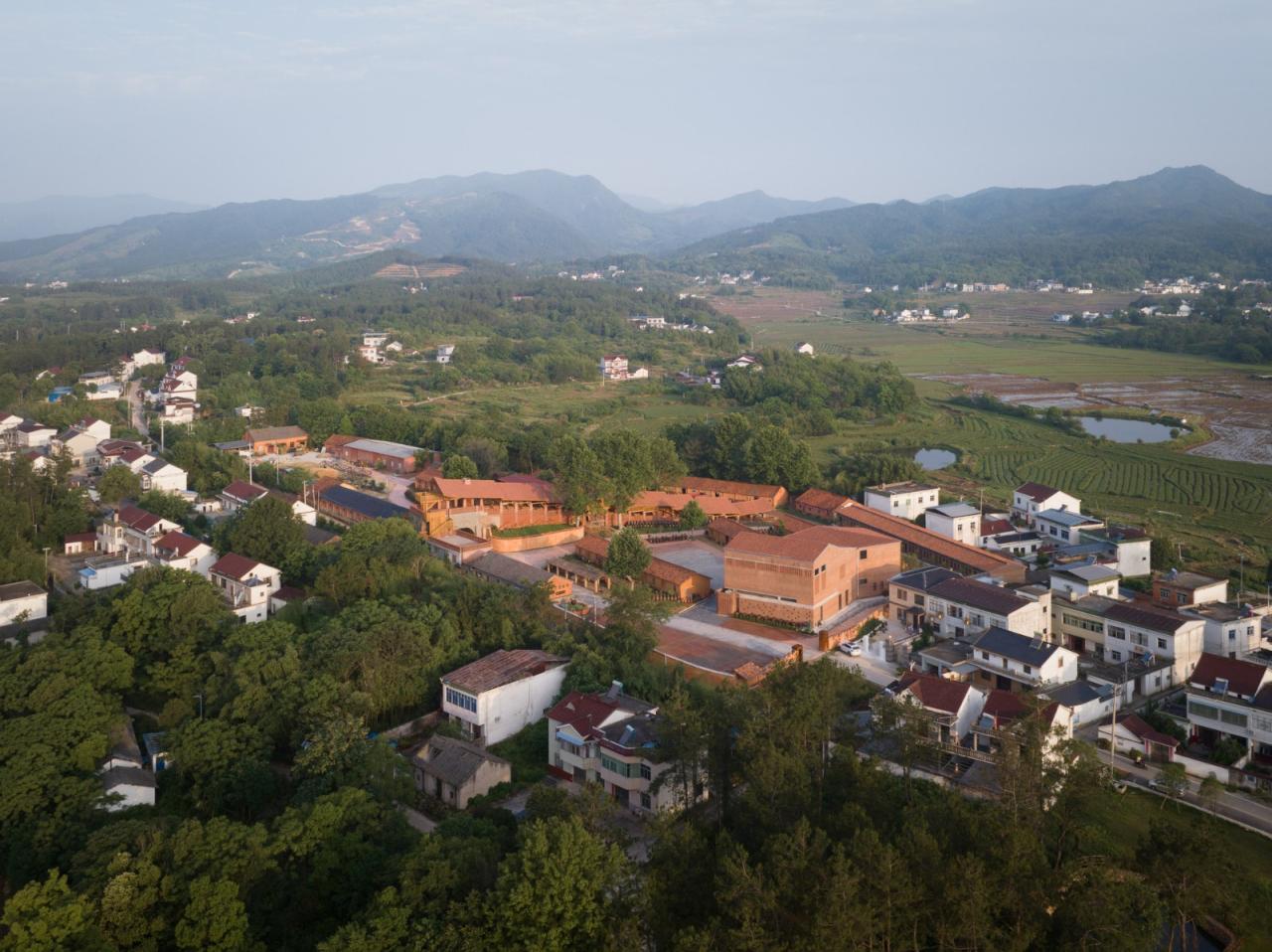 BIM建筑|安徽潜山痘姆龙窑及非遗客厅 / 灰空间建筑事务所