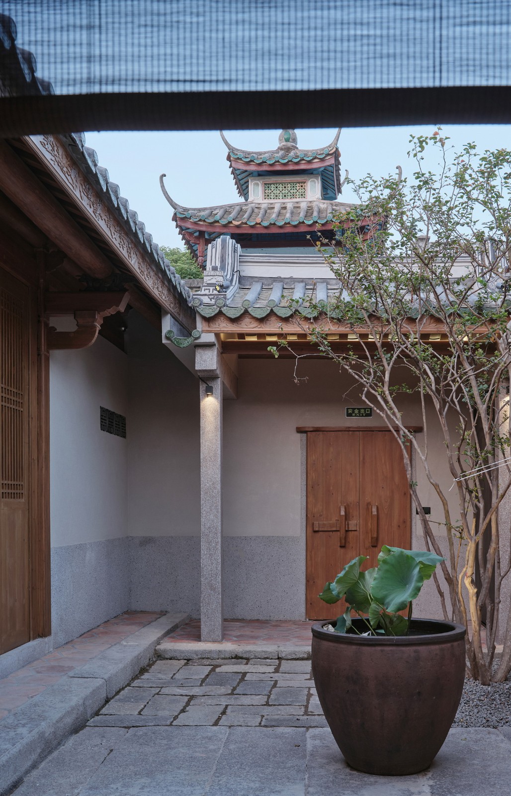 BIM建筑|潮州有熊酒店 / 以靠建筑