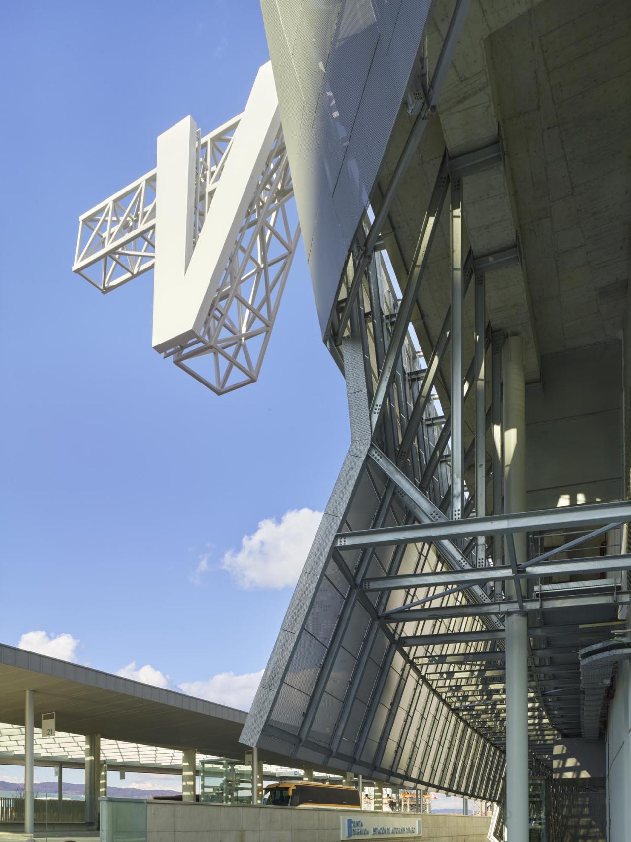 BIM建筑|混合用途的交通综合体 西班牙维亚利亚比戈综合交通枢纽站 / 墨菲西斯建筑事务所