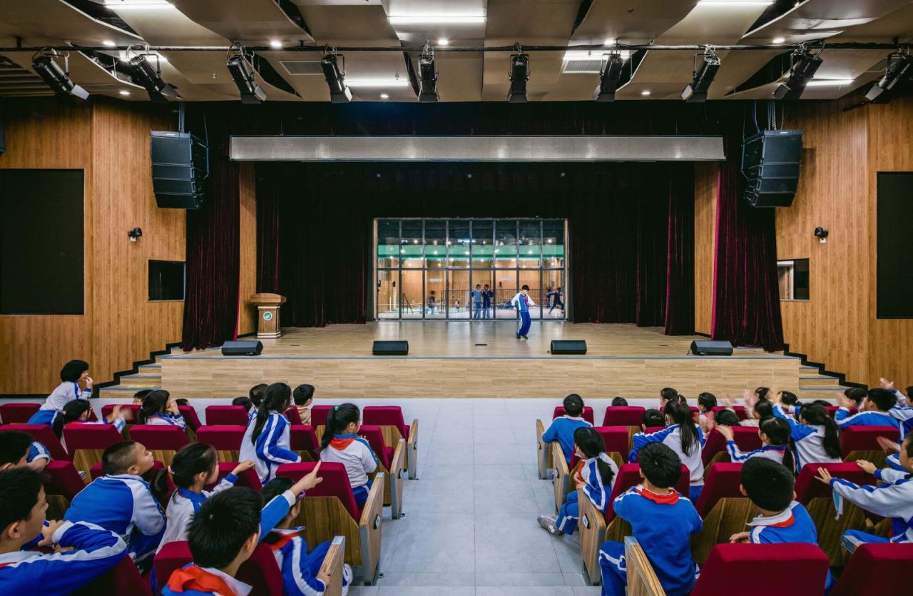 BIM建筑|学习层台—深圳福强小学 / 众建筑