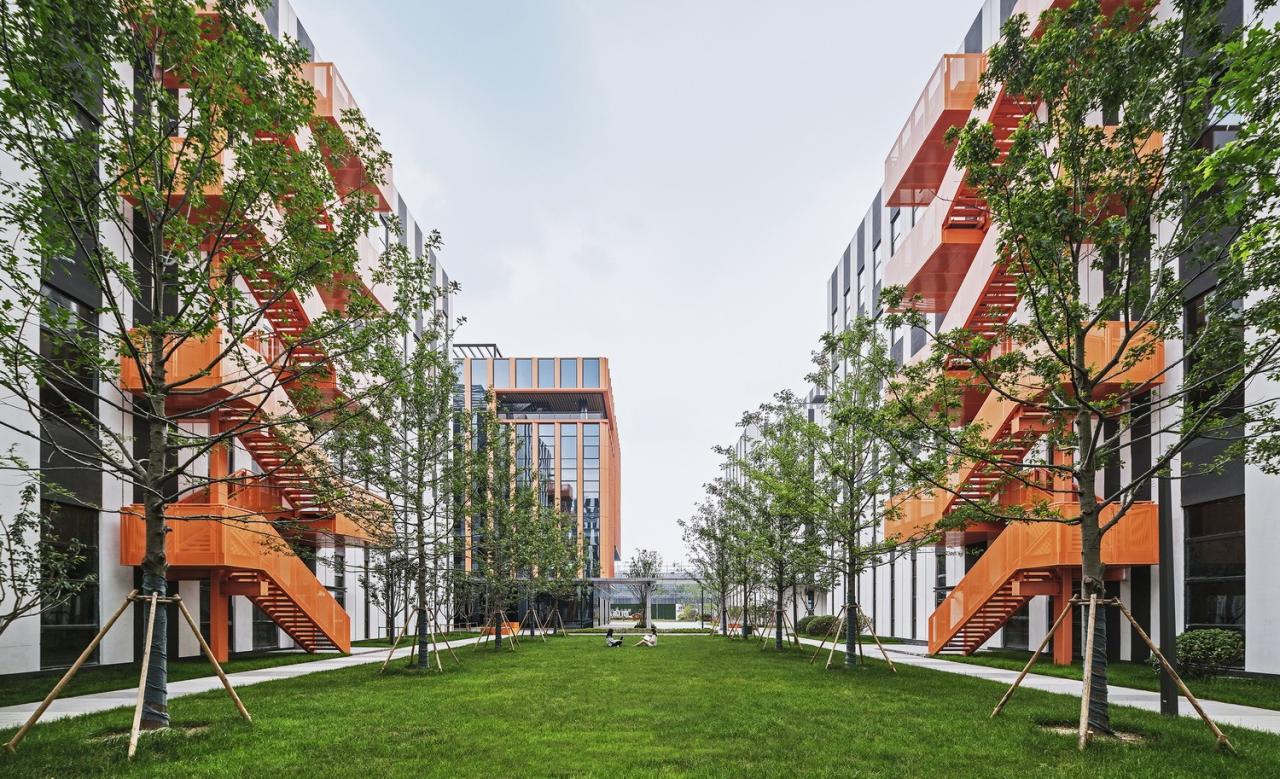 BIM建筑|跳动的色彩×微笑的曲线，园区建筑注入活力与情感：苏州新扬产业园 / FTA