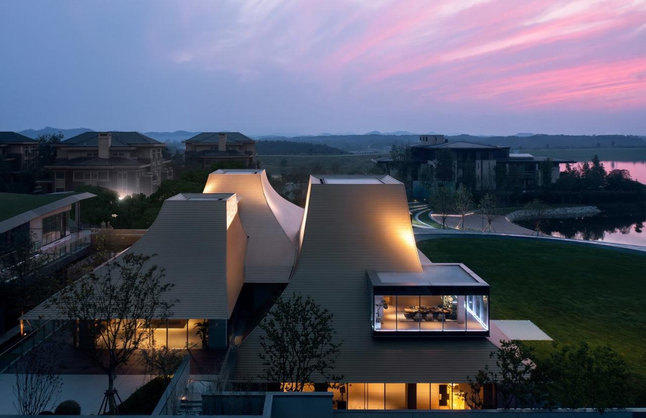 BIM建筑|光的中庭：泊心域社区邻里中心 / 孟凡浩-line+建筑事务所