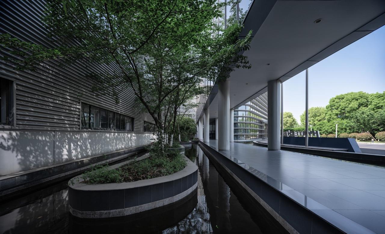 BIM建筑|苏南民营企业发展的建筑样本：航亚科技总部办公楼 / 米丈建筑