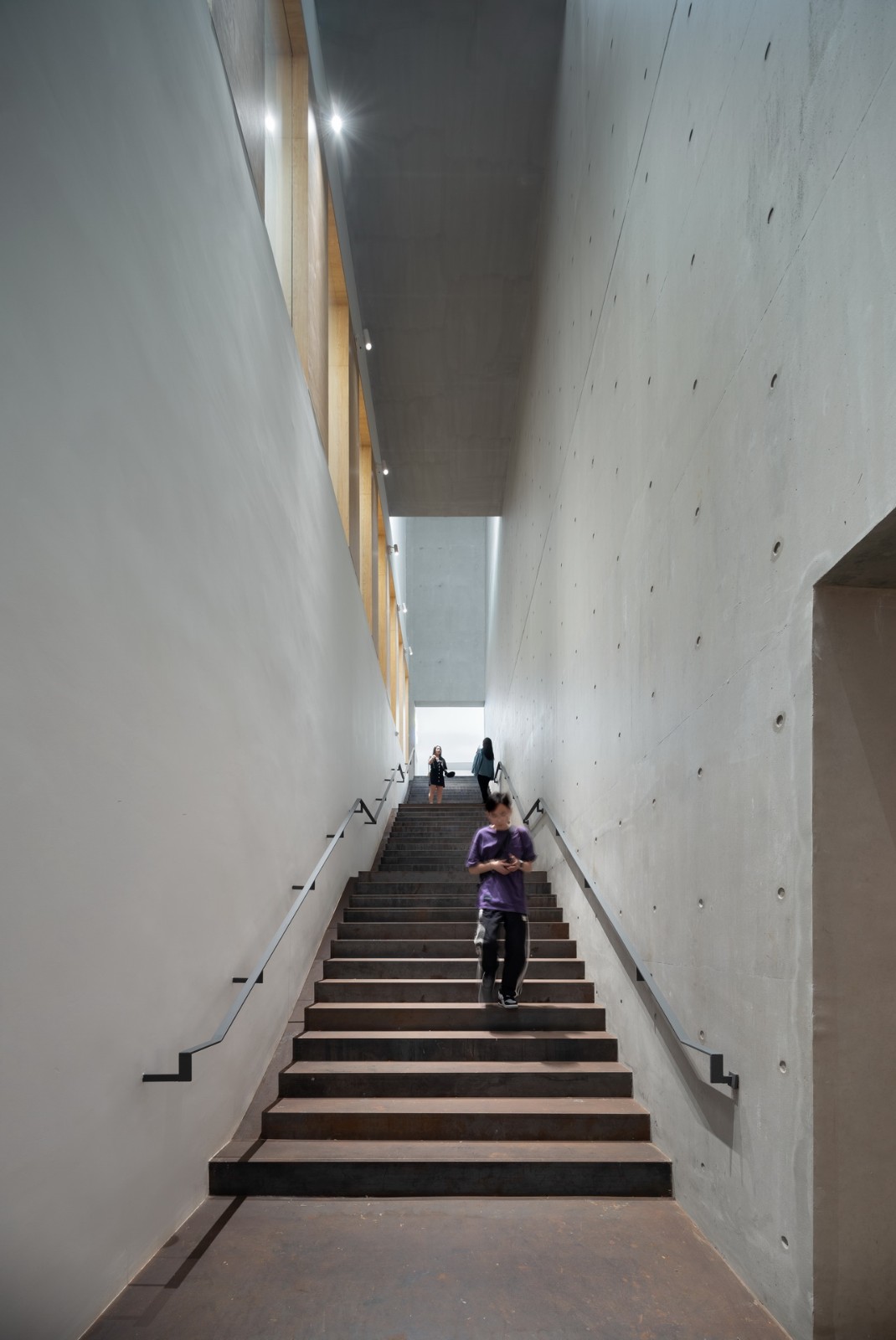 BIM建筑|掀开“白盒子”的美术馆：OCT当代艺术中心-B10馆 / URBANUS都市实践