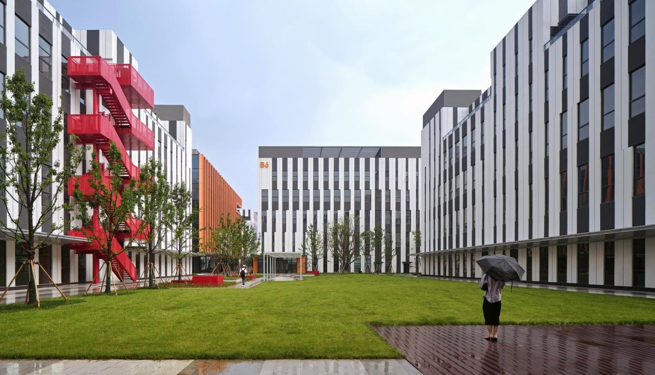 BIM建筑|跳动的色彩×微笑的曲线，园区建筑注入活力与情感：苏州新扬产业园 / FTA