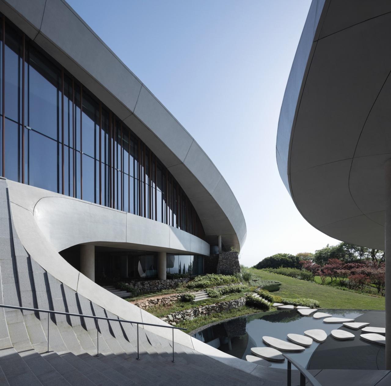 BIM建筑|龙泉山镜高空平台 / BUZZ建筑事务所