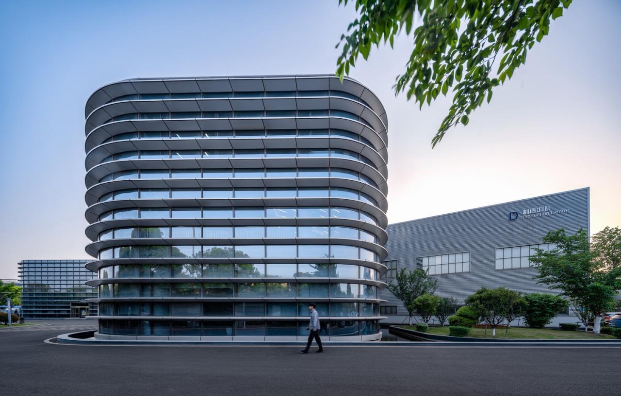 BIM建筑|苏南民营企业发展的建筑样本：航亚科技总部办公楼 / 米丈建筑