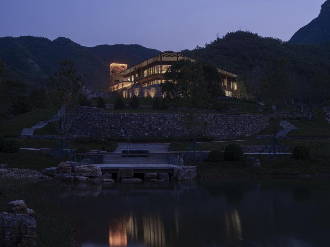 BIM建筑|化作天上的星星, 静美的灵魂栖息地：石家庄安德生命纪念公园·云镜 / 小隐建筑