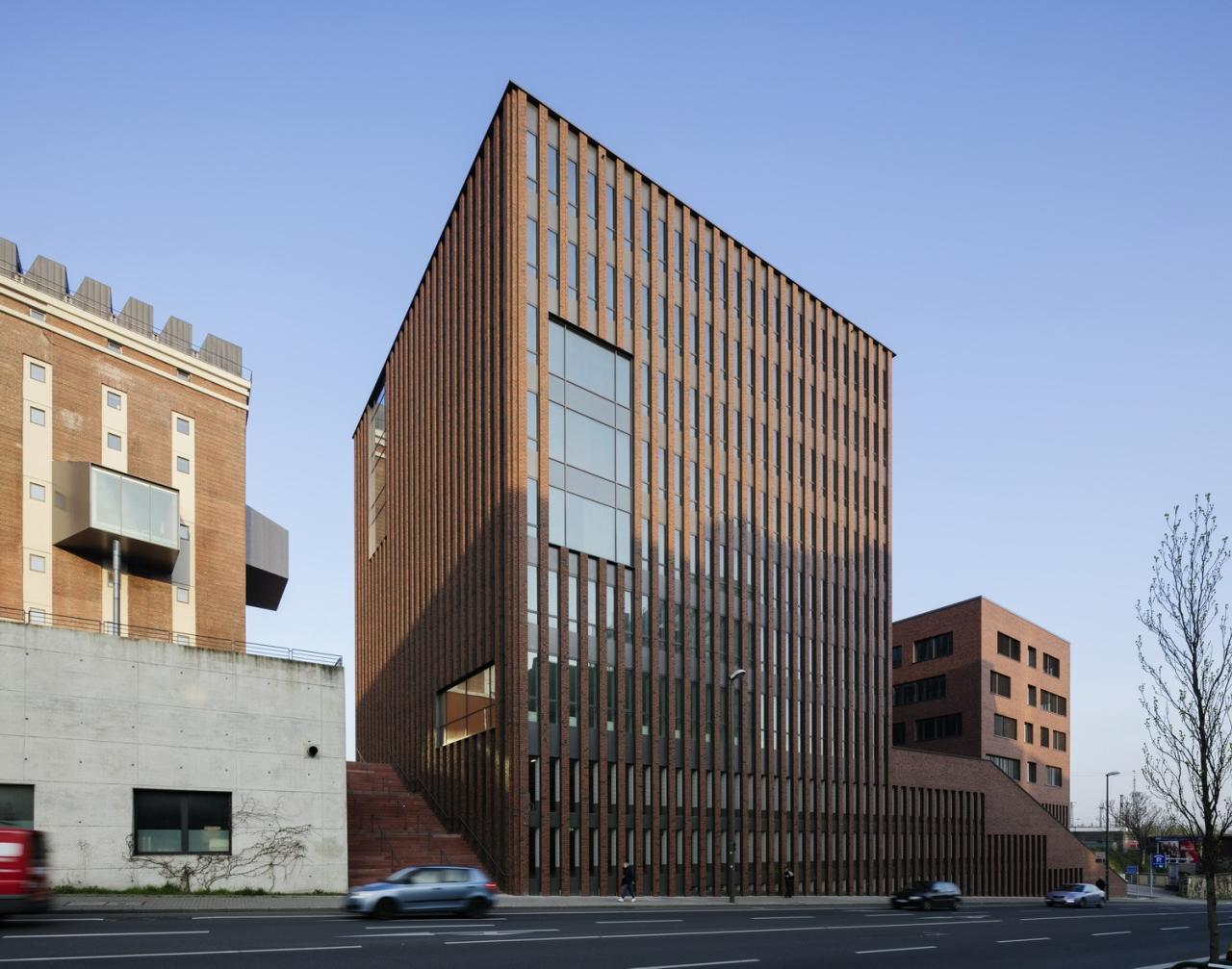 BIM建筑|德国多特蒙德U艺术创意中心及职业教育学园 / Gerber Architekten