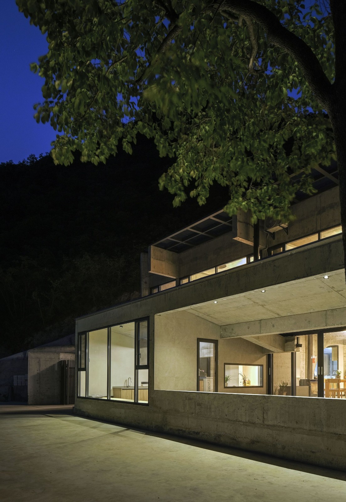 BIM建筑|崖之家 / 郦文曦建筑事务所