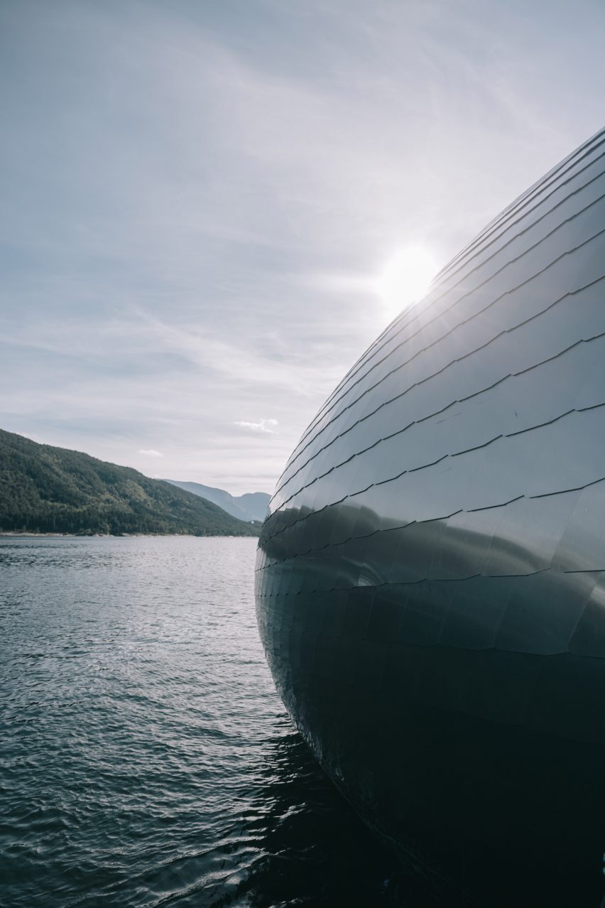 BIM建筑|克沃宁设计卵形“三文鱼眼”展馆