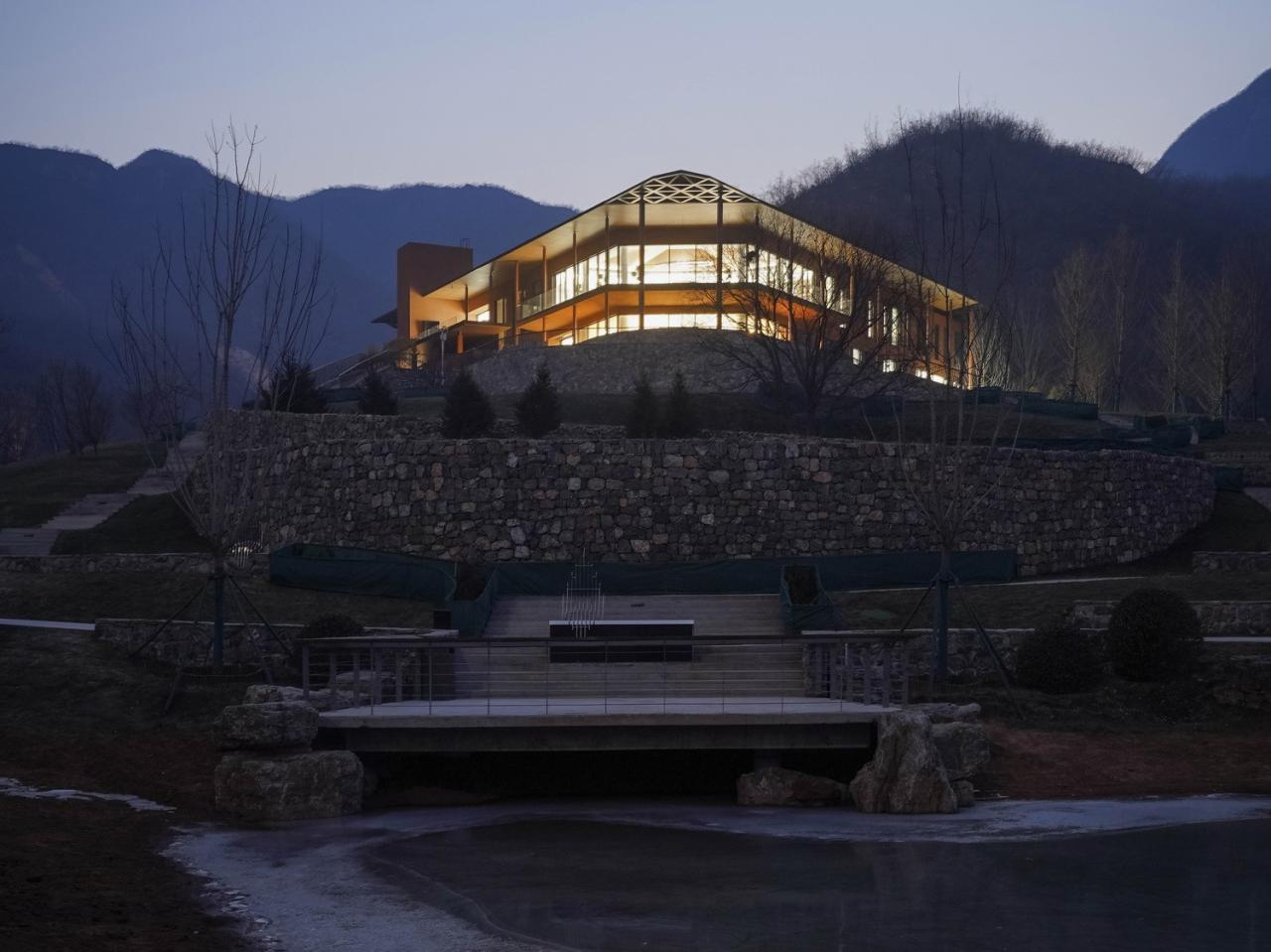 BIM建筑|化作天上的星星, 静美的灵魂栖息地：石家庄安德生命纪念公园·云镜 / 小隐建筑