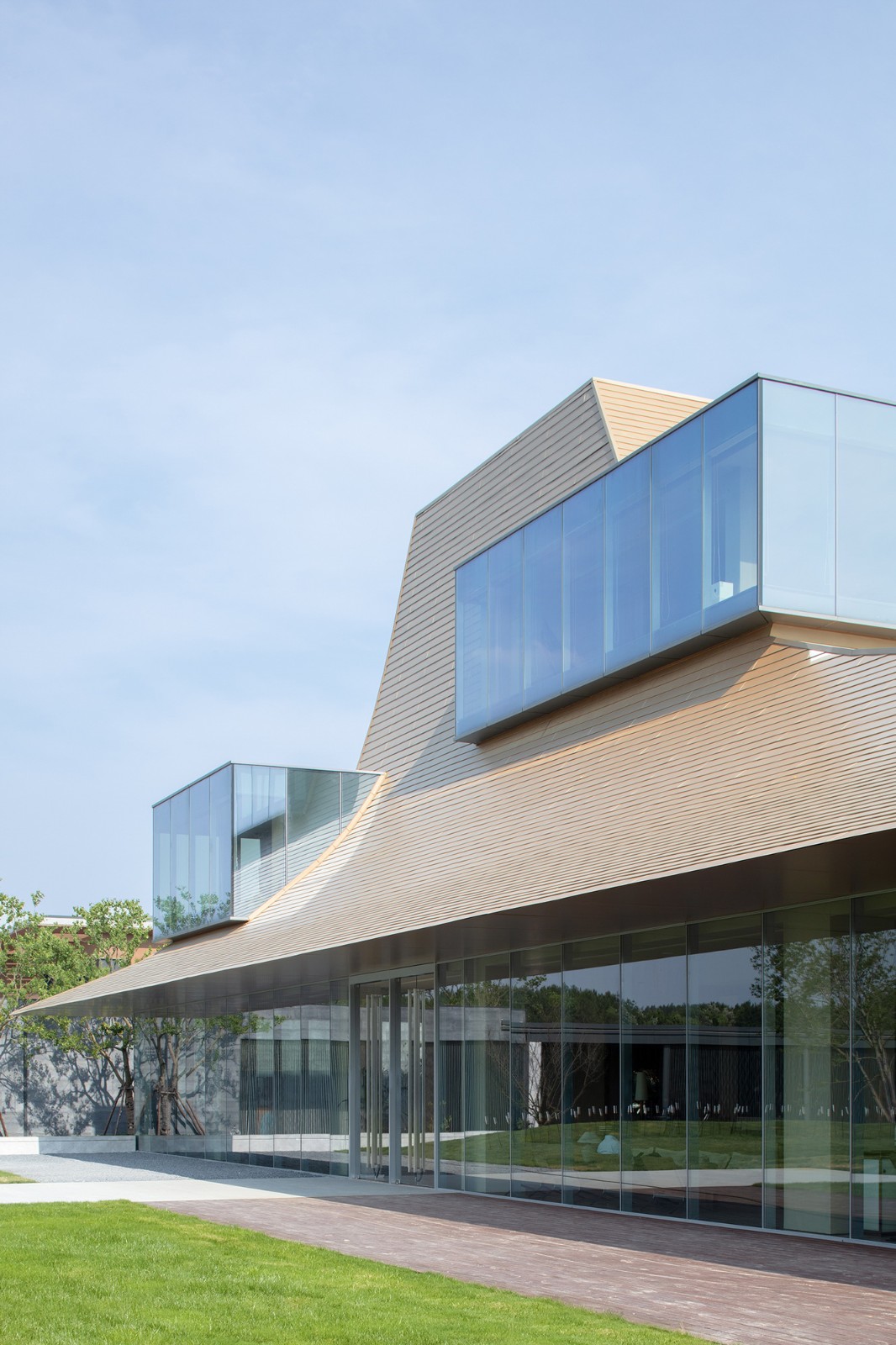 BIM建筑|光的中庭：泊心域社区邻里中心 / 孟凡浩-line+建筑事务所