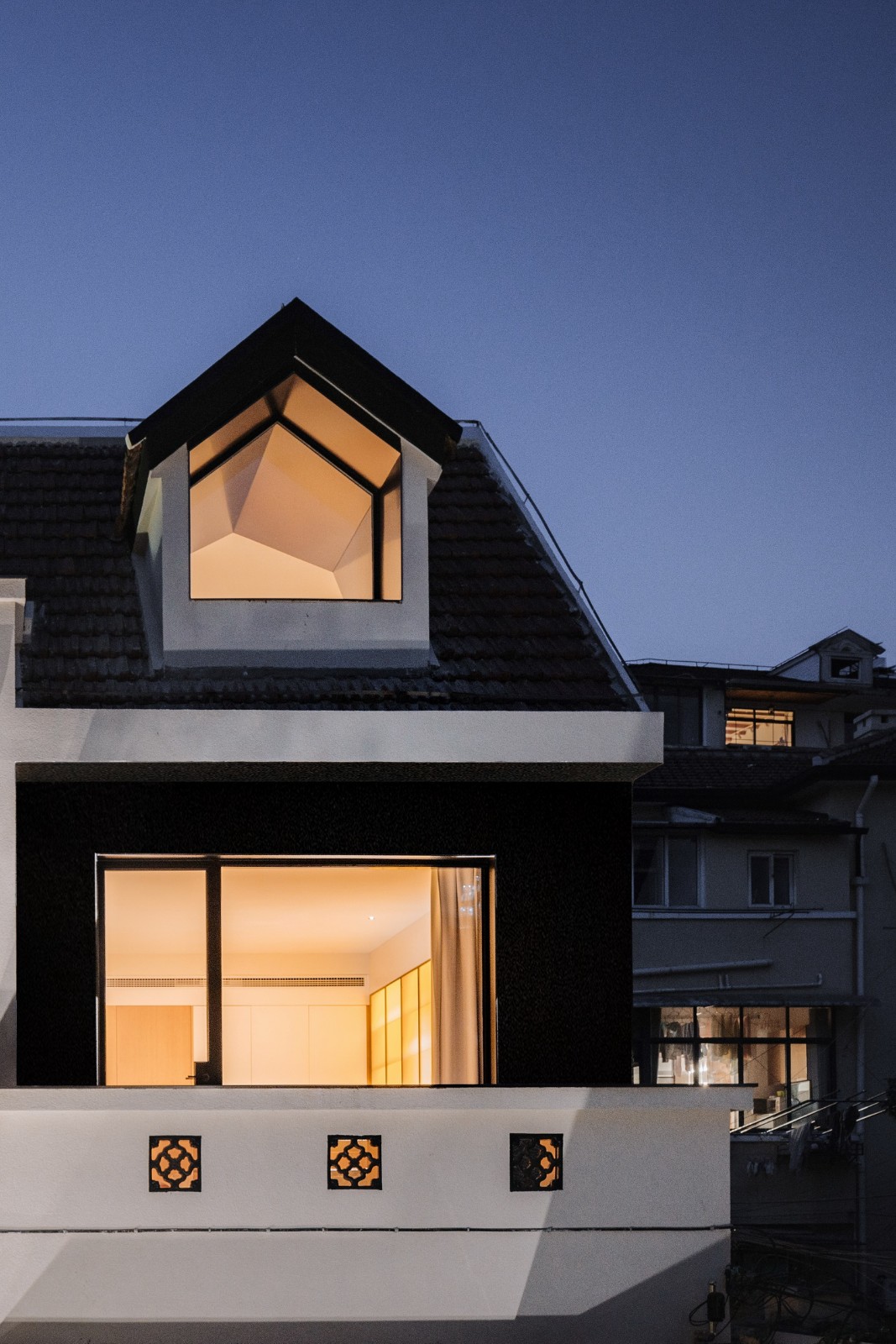 BIM建筑|微光之宅 / Wutopia Lab