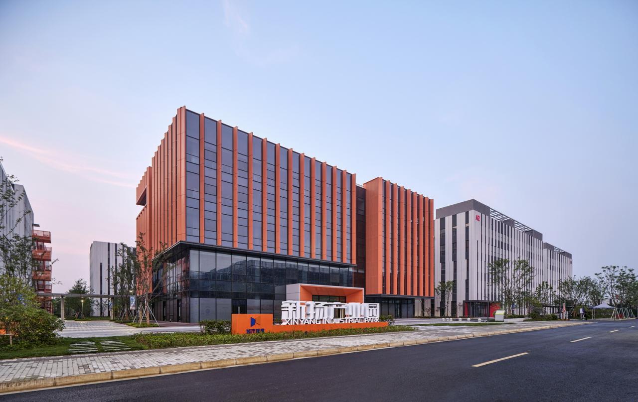 BIM建筑|跳动的色彩×微笑的曲线，园区建筑注入活力与情感：苏州新扬产业园 / FTA