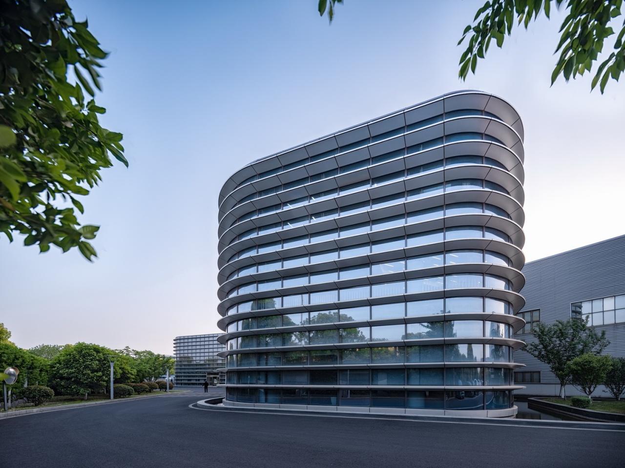 BIM建筑|苏南民营企业发展的建筑样本：航亚科技总部办公楼 / 米丈建筑