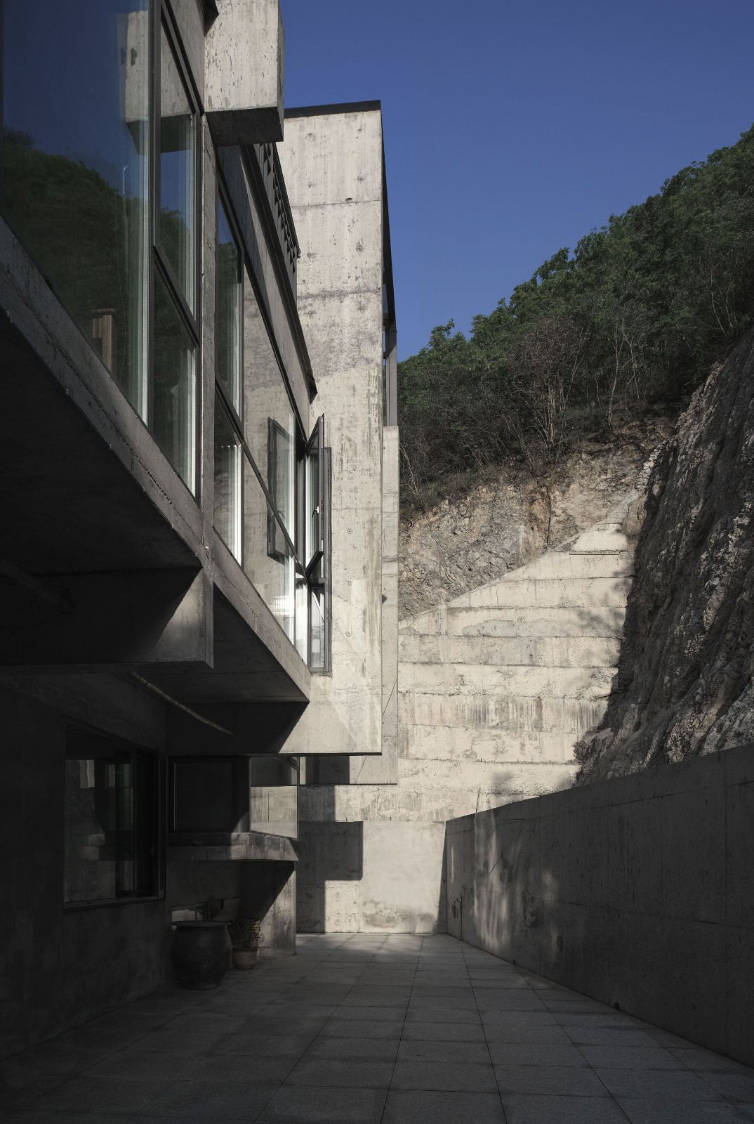 BIM建筑|崖之家 / 郦文曦建筑事务所