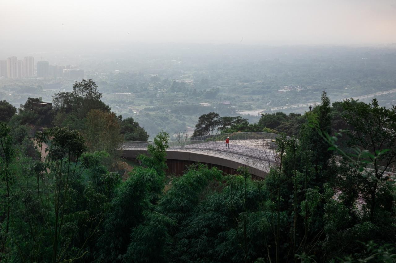 BIM建筑|龙泉山镜高空平台 / BUZZ建筑事务所