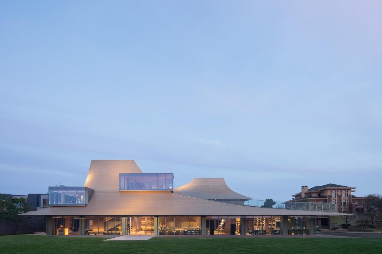 BIM建筑|光的中庭：泊心域社区邻里中心 / 孟凡浩-line+建筑事务所