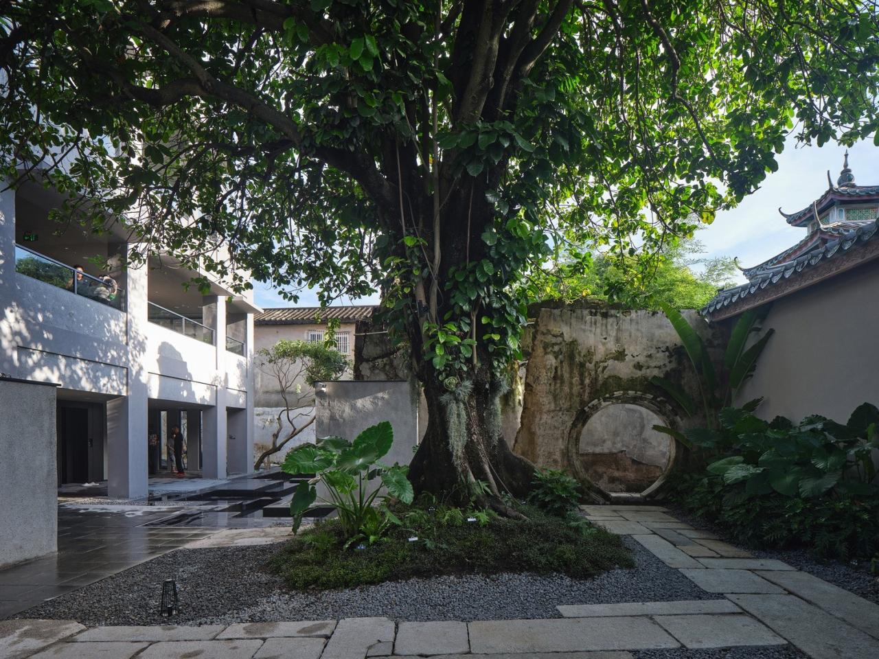 BIM建筑|潮州有熊酒店 / 以靠建筑