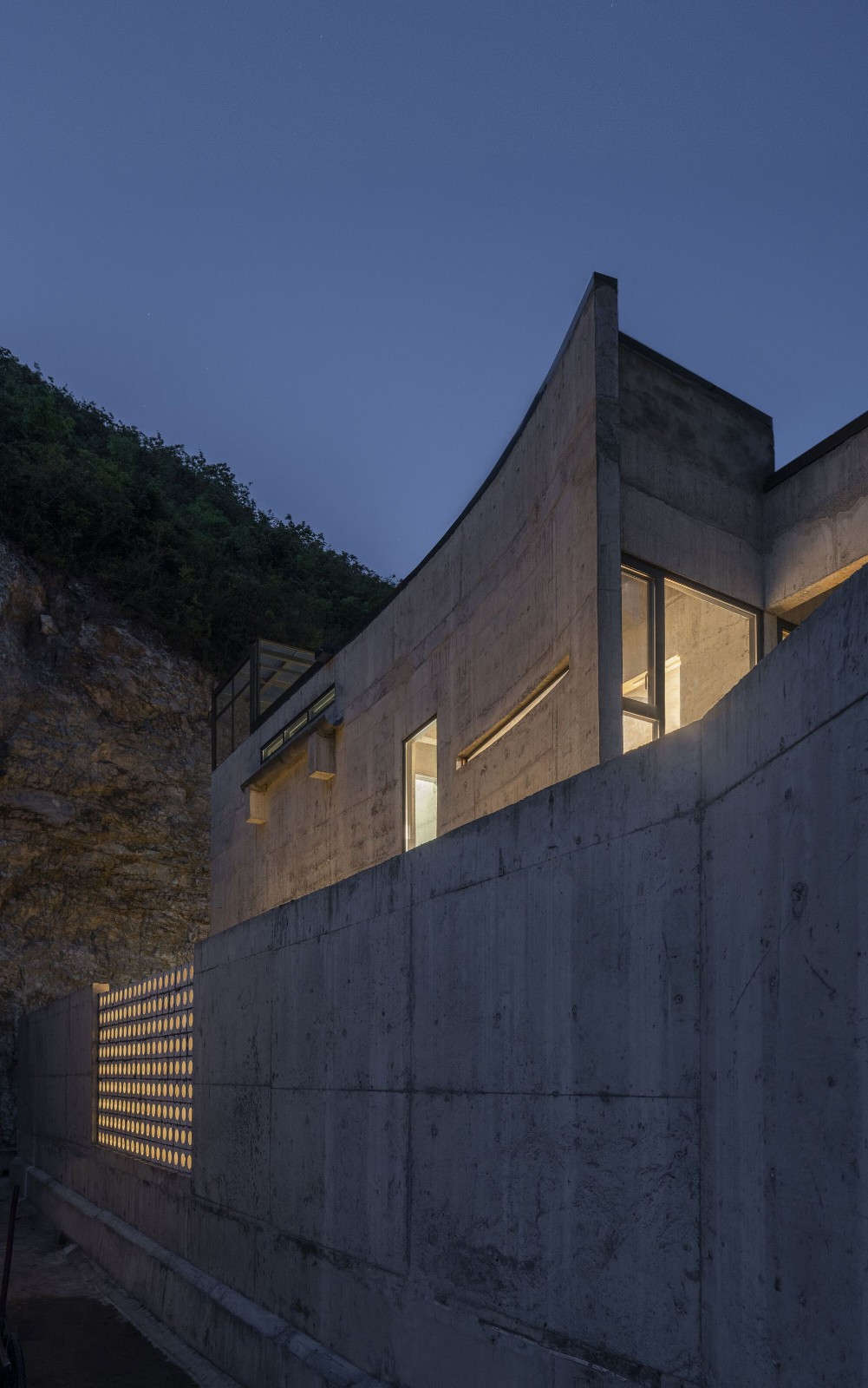 BIM建筑|崖之家 / 郦文曦建筑事务所