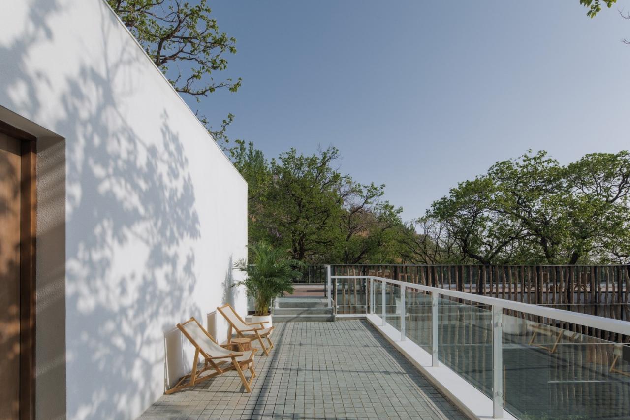 BIM建筑|沂蒙·书舍民宿：板栗树林下的自然再造与共生 / 灰空间建筑事务所