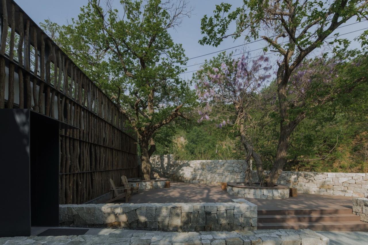 BIM建筑|沂蒙·书舍民宿：板栗树林下的自然再造与共生 / 灰空间建筑事务所