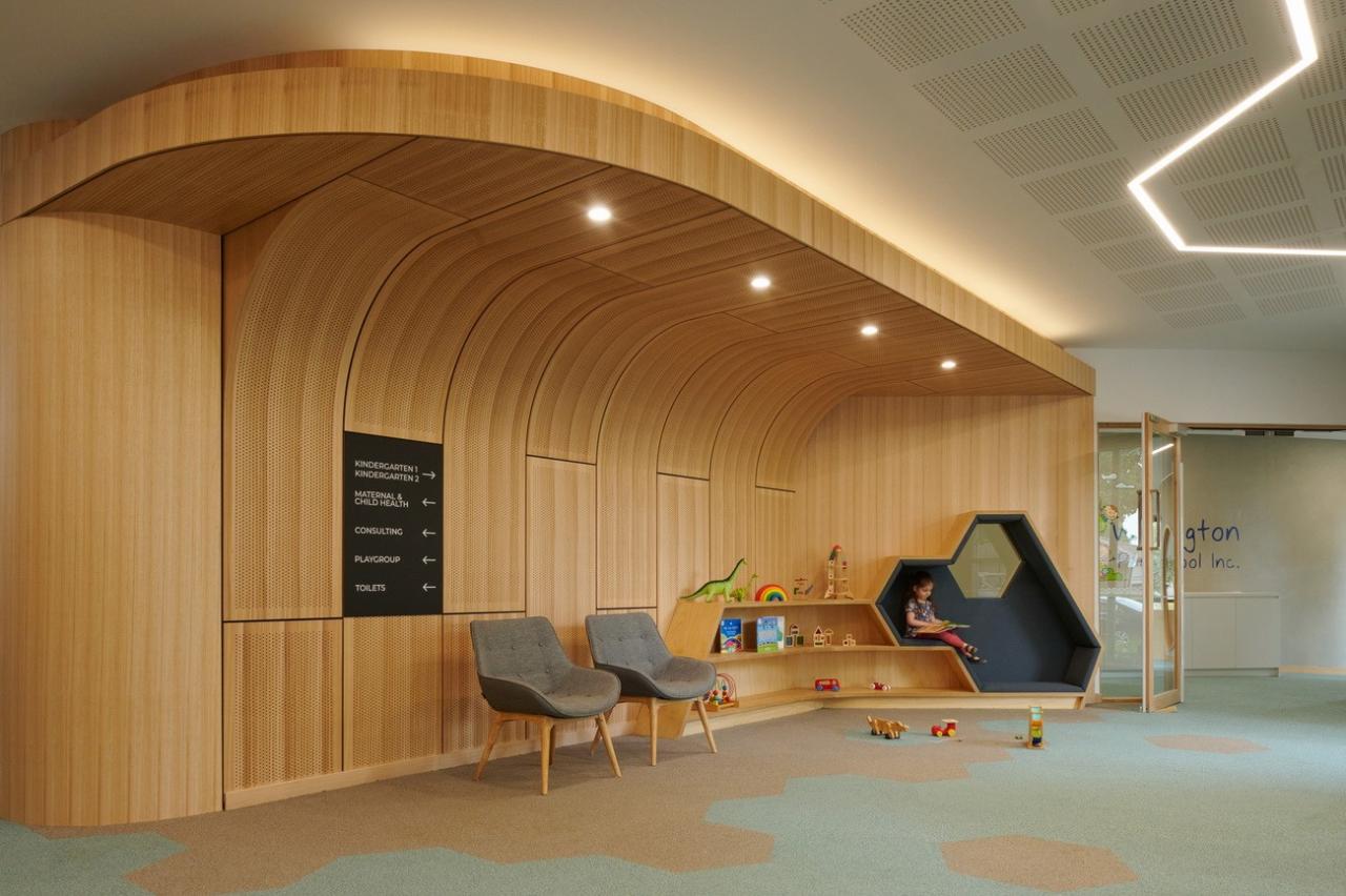 BIM建筑|抱树而建，Wellington 亲子中心 / AOA Christopher Peck