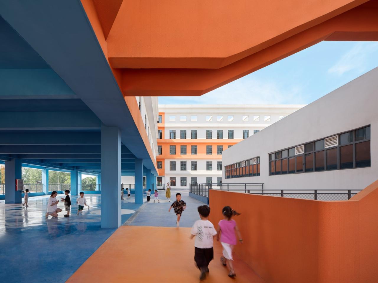 BIM建筑|县城里的新学校：送你一匹小马 / 上海立木建筑规划