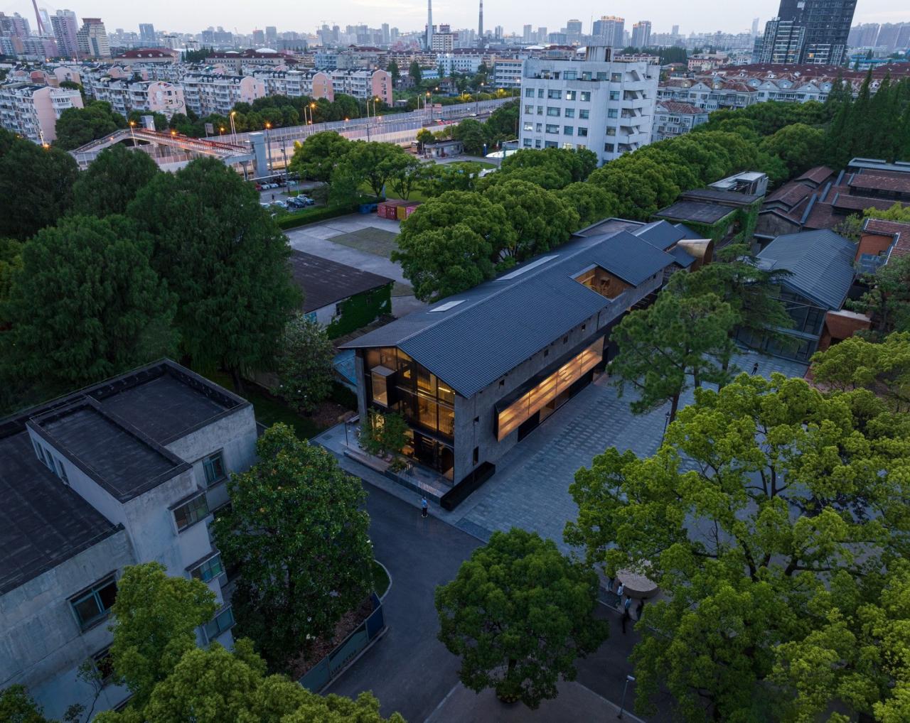 BIM建筑|虚怀若谷，犹如半仓：半仓，上海 / 本哲建筑