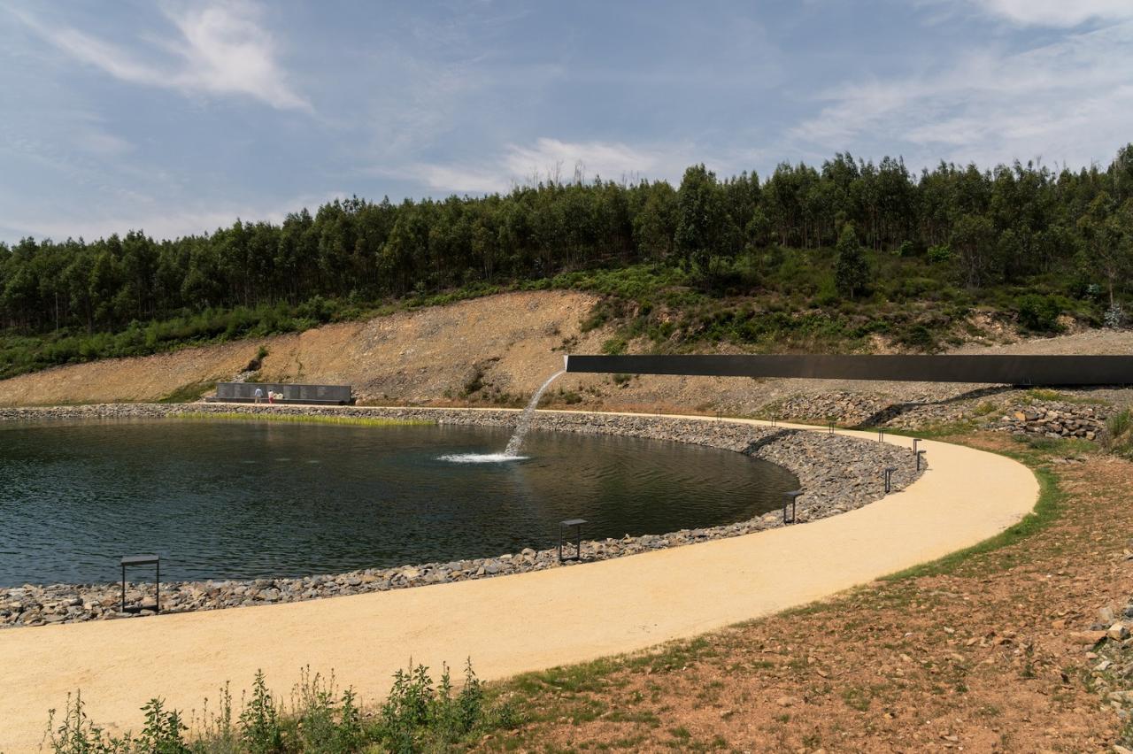 BIM建筑|葡萄牙火灾遇难者纪念馆 / 艾德瓦尔多·苏托·德·莫拉