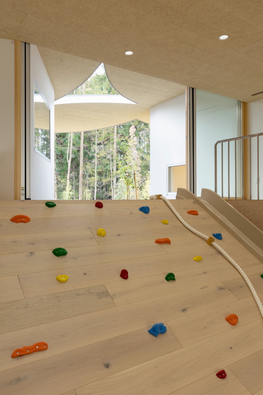 BIM建筑|儿童的森林托儿所 / 山下贵成建筑设计