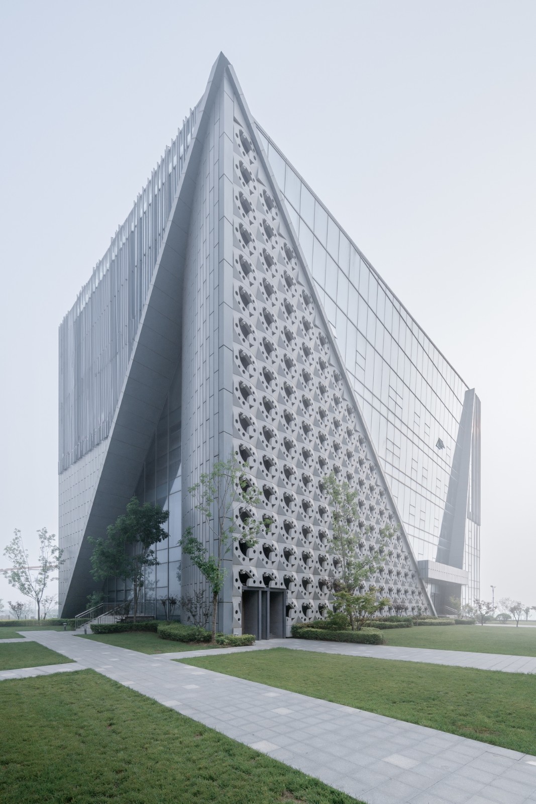 BIM建筑|OMC时尚发布中心 / 时境建筑