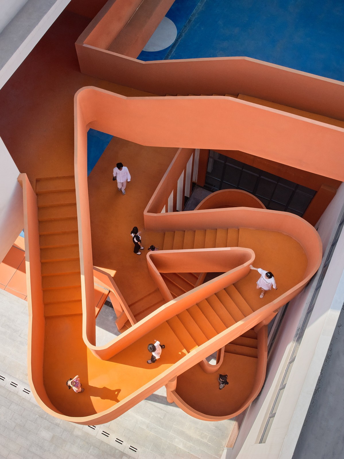 BIM建筑|县城里的新学校：送你一匹小马 / 上海立木建筑规划